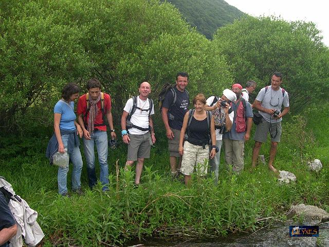 gruppetto al guado.JPG